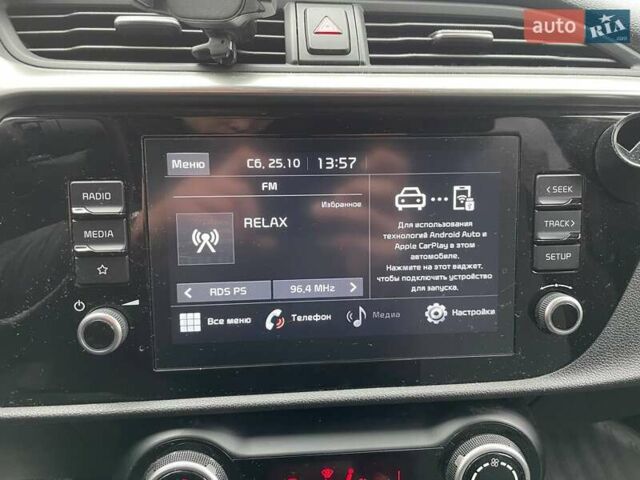 Киа Rio X 2021 в Киеве на Automoto.ua Белый Киа Rio X, объемом двигателя 1.59 л и пробегом 75 тыс. км за 16990 $, фото 20 на Automoto.ua