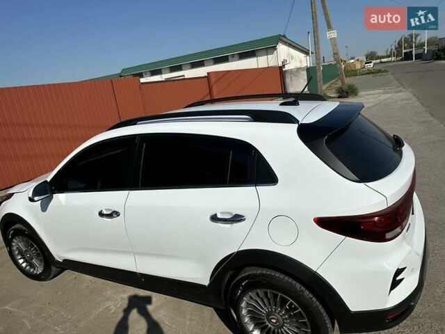 Белый Киа Rio X, объемом двигателя 1.59 л и пробегом 39 тыс. км за 17300 $, фото 2 на Automoto.ua