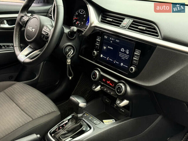 Белый Киа Rio X, объемом двигателя 1.6 л и пробегом 30 тыс. км за 15600 $, фото 14 на Automoto.ua
