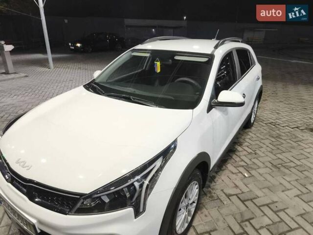 Білий Кіа Rio X, об'ємом двигуна 1.59 л та пробігом 11 тис. км за 18700 $, фото 6 на Automoto.ua