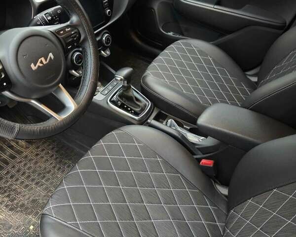 Білий Кіа Rio X, об'ємом двигуна 1.59 л та пробігом 11 тис. км за 18700 $, фото 1 на Automoto.ua