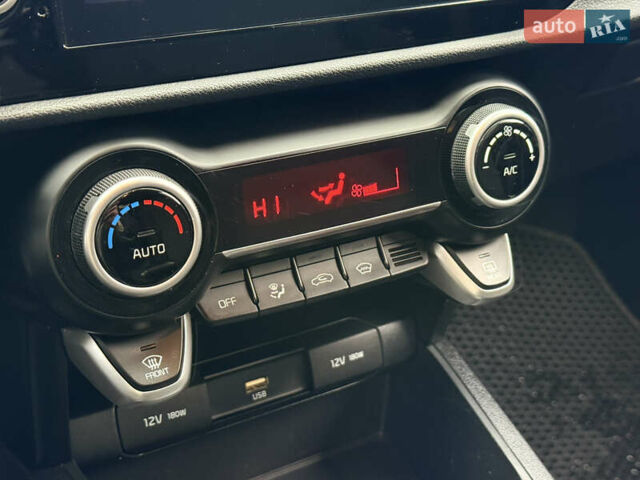 Белый Киа Rio X, объемом двигателя 1.6 л и пробегом 30 тыс. км за 15600 $, фото 26 на Automoto.ua