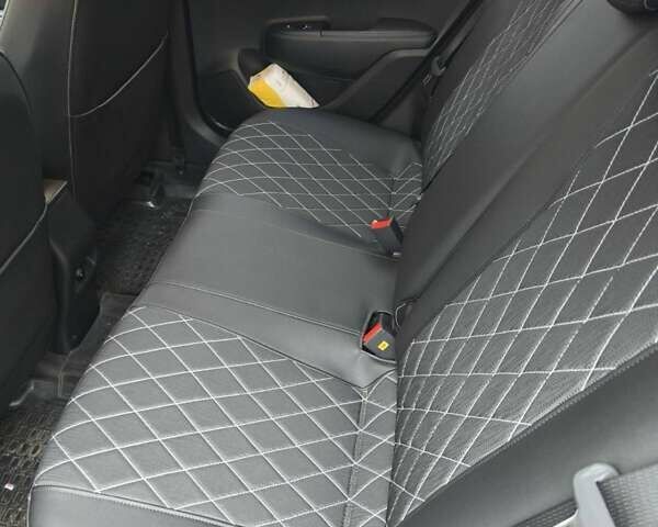 Білий Кіа Rio X, об'ємом двигуна 1.59 л та пробігом 11 тис. км за 18700 $, фото 2 на Automoto.ua