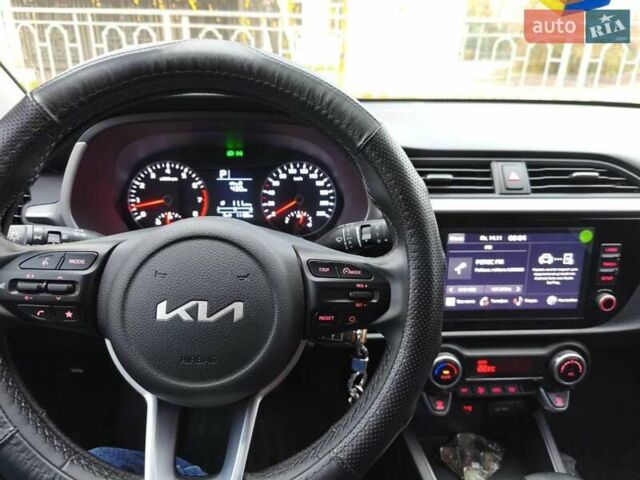 Білий Кіа Rio X, об'ємом двигуна 1.59 л та пробігом 11 тис. км за 18700 $, фото 7 на Automoto.ua