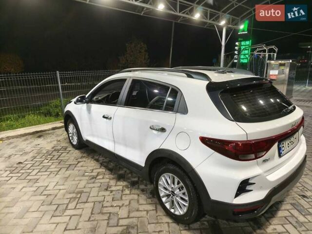 Білий Кіа Rio X, об'ємом двигуна 1.59 л та пробігом 11 тис. км за 18700 $, фото 8 на Automoto.ua