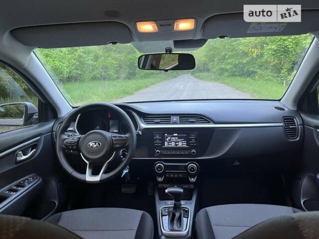 Сірий Кіа Rio X, об'ємом двигуна 1.59 л та пробігом 20 тис. км за 17500 $, фото 74 на Automoto.ua