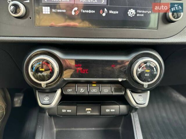 Сірий Кіа Rio X, об'ємом двигуна 1.59 л та пробігом 27 тис. км за 18500 $, фото 36 на Automoto.ua