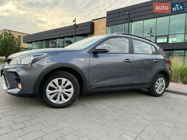 Сірий Кіа Rio X, об'ємом двигуна 1.59 л та пробігом 27 тис. км за 18500 $, фото 7 на Automoto.ua