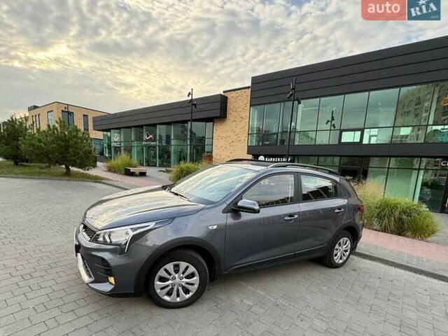 Сірий Кіа Rio X, об'ємом двигуна 1.59 л та пробігом 27 тис. км за 18500 $, фото 5 на Automoto.ua