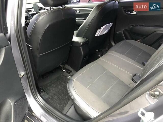 Серый Киа Rio X, объемом двигателя 1.59 л и пробегом 33 тыс. км за 16900 $, фото 14 на Automoto.ua