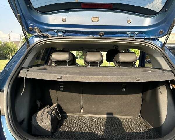 Синий Киа Rio X, объемом двигателя 1.59 л и пробегом 16 тыс. км за 18500 $, фото 13 на Automoto.ua
