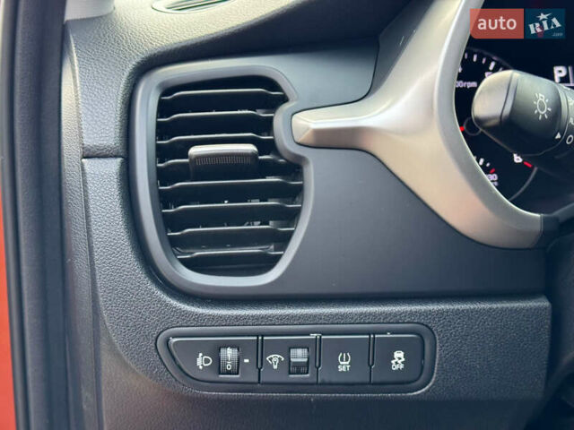 Киа Rio X 2021 в Киеве на Automoto.ua Оранжевый Киа Rio X, объемом двигателя 1.59 л и пробегом 55 тыс. км за 17800 $, фото 14 на Automoto.ua