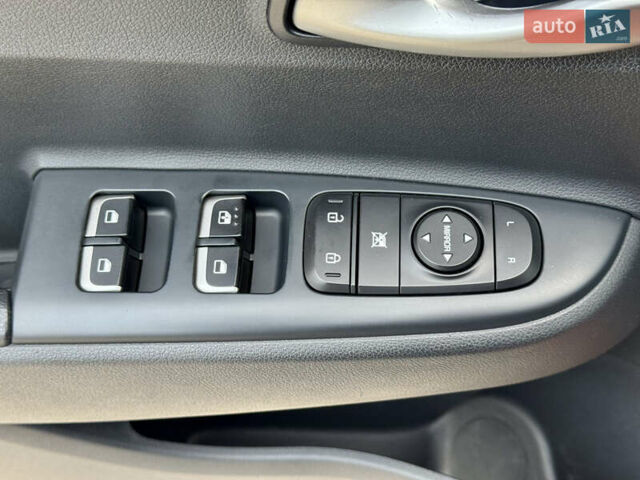 Киа Rio X 2021 в Киеве на Automoto.ua Оранжевый Киа Rio X, объемом двигателя 1.59 л и пробегом 55 тыс. км за 17800 $, фото 13 на Automoto.ua