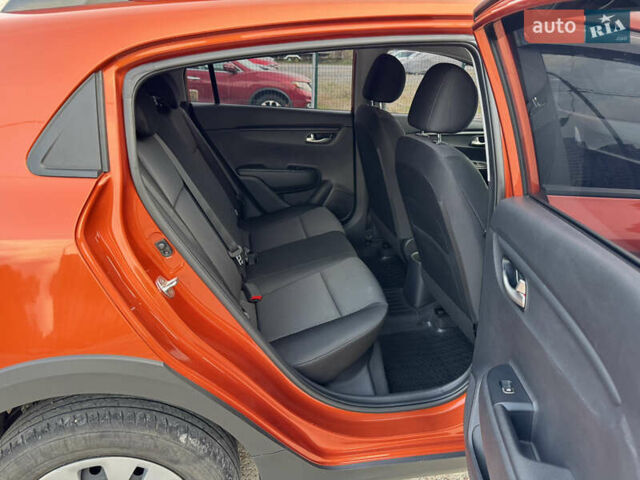 Киа Rio X 2021 в Киеве на Automoto.ua Оранжевый Киа Rio X, объемом двигателя 1.59 л и пробегом 55 тыс. км за 17800 $, фото 25 на Automoto.ua