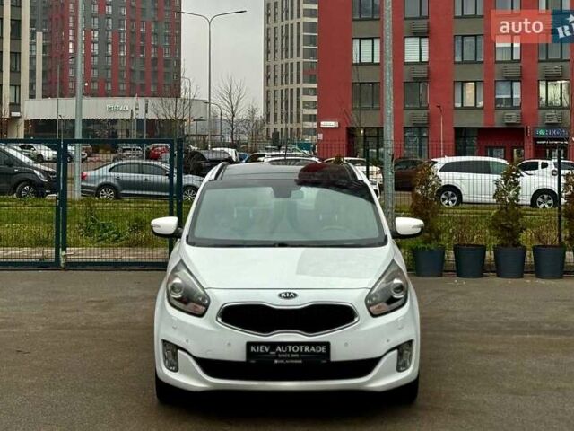 Белый Киа Rondo, объемом двигателя 2 л и пробегом 189 тыс. км за 9900 $, фото 4 на Automoto.ua