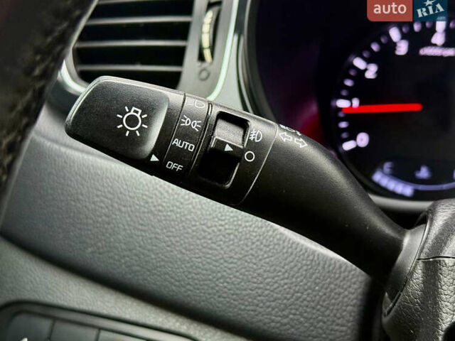 Белый Киа Rondo, объемом двигателя 2 л и пробегом 189 тыс. км за 9900 $, фото 30 на Automoto.ua