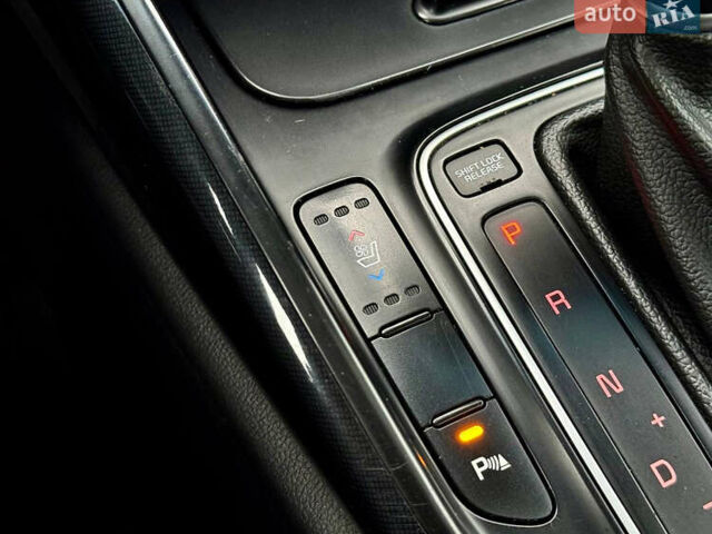 Белый Киа Rondo, объемом двигателя 2 л и пробегом 189 тыс. км за 9900 $, фото 25 на Automoto.ua