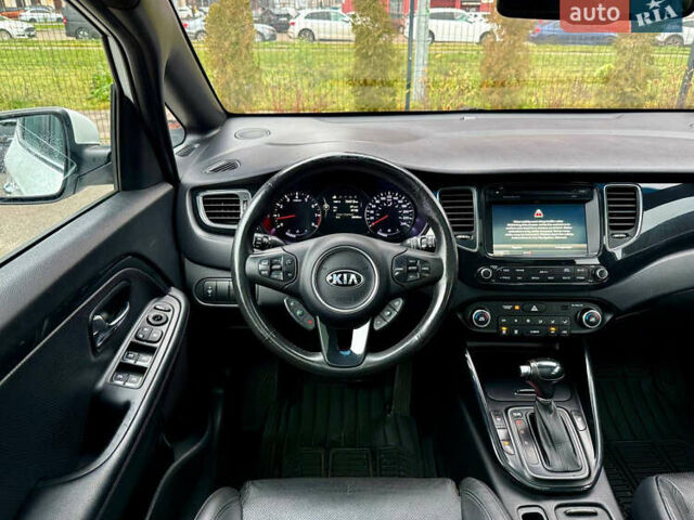 Белый Киа Rondo, объемом двигателя 2 л и пробегом 189 тыс. км за 9900 $, фото 36 на Automoto.ua