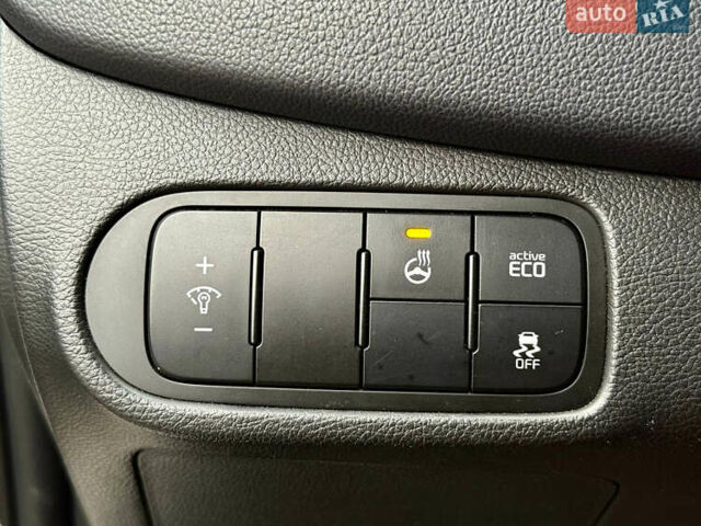 Белый Киа Rondo, объемом двигателя 2 л и пробегом 189 тыс. км за 9900 $, фото 28 на Automoto.ua