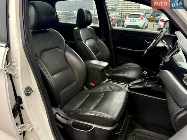 Белый Киа Rondo, объемом двигателя 2 л и пробегом 189 тыс. км за 9900 $, фото 42 на Automoto.ua