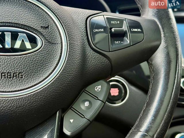 Белый Киа Rondo, объемом двигателя 2 л и пробегом 189 тыс. км за 9900 $, фото 29 на Automoto.ua