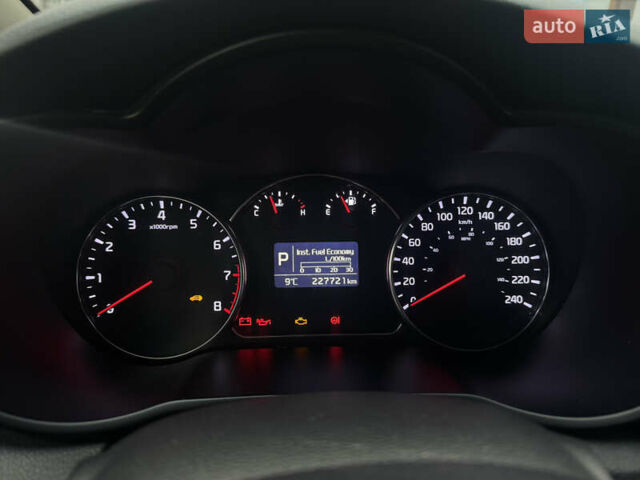 Черный Киа Rondo, объемом двигателя 2 л и пробегом 227 тыс. км за 10900 $, фото 13 на Automoto.ua