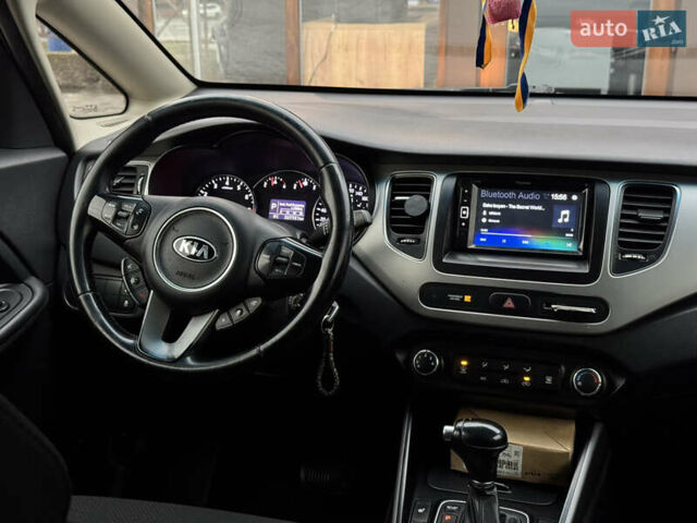 Черный Киа Rondo, объемом двигателя 2 л и пробегом 227 тыс. км за 10900 $, фото 26 на Automoto.ua