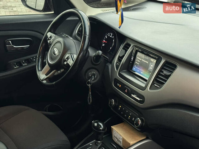 Черный Киа Rondo, объемом двигателя 2 л и пробегом 227 тыс. км за 10900 $, фото 24 на Automoto.ua