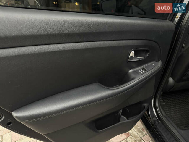 Черный Киа Rondo, объемом двигателя 2 л и пробегом 227 тыс. км за 10900 $, фото 19 на Automoto.ua