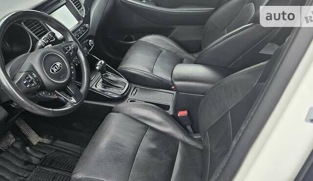 Киа Rondo, объемом двигателя 2 л и пробегом 147 тыс. км за 9500 $, фото 6 на Automoto.ua