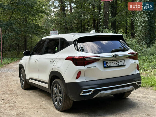 Белый Киа Seltos, объемом двигателя 1.6 л и пробегом 155 тыс. км за 18200 $, фото 7 на Automoto.ua