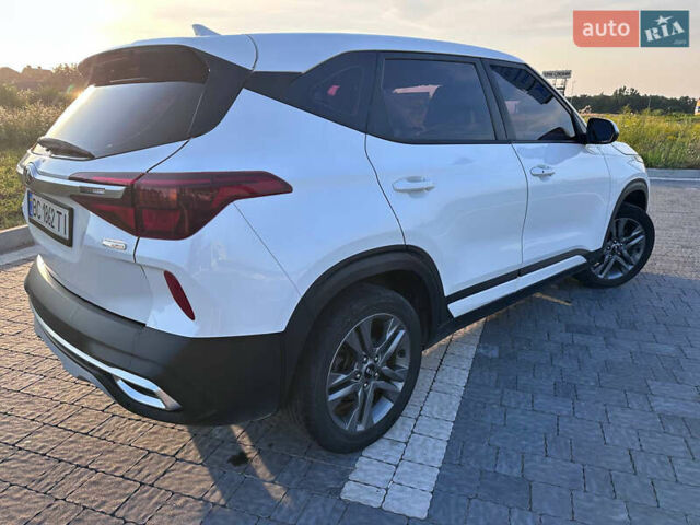 Білий Кіа Seltos, об'ємом двигуна 1.6 л та пробігом 154 тис. км за 19700 $, фото 8 на Automoto.ua