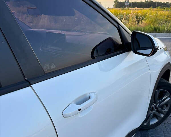 Білий Кіа Seltos, об'ємом двигуна 1.6 л та пробігом 154 тис. км за 19700 $, фото 4 на Automoto.ua