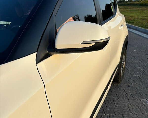 Білий Кіа Seltos, об'ємом двигуна 1.6 л та пробігом 154 тис. км за 19700 $, фото 3 на Automoto.ua