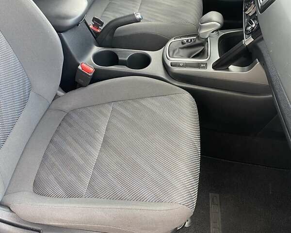 Белый Киа Seltos, объемом двигателя 1.98 л и пробегом 30 тыс. км за 18500 $, фото 25 на Automoto.ua