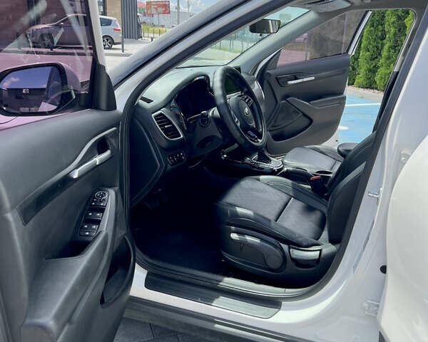 Білий Кіа Seltos, об'ємом двигуна 1.6 л та пробігом 153 тис. км за 18900 $, фото 16 на Automoto.ua