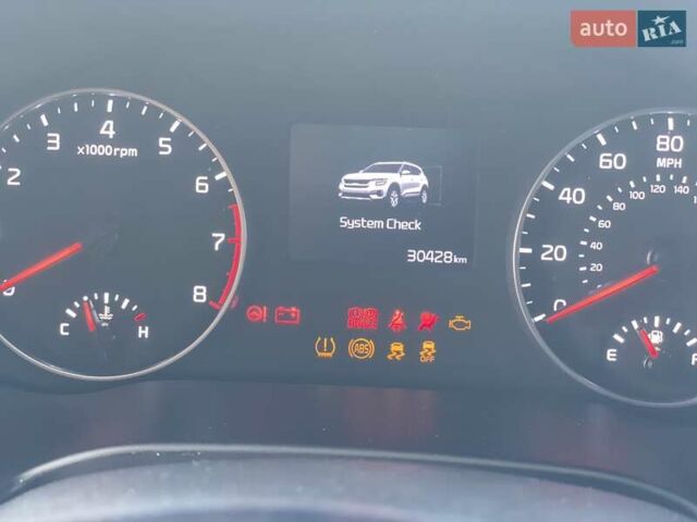 Белый Киа Seltos, объемом двигателя 1.98 л и пробегом 30 тыс. км за 18500 $, фото 16 на Automoto.ua