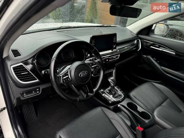 Белый Киа Seltos, объемом двигателя 2 л и пробегом 139 тыс. км за 17698 $, фото 36 на Automoto.ua