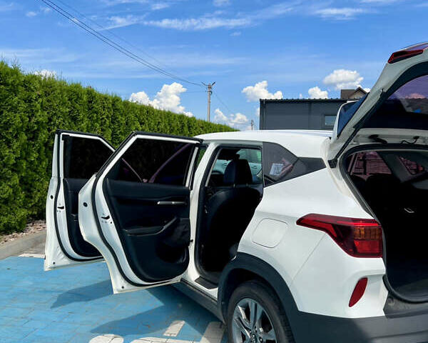 Білий Кіа Seltos, об'ємом двигуна 1.6 л та пробігом 153 тис. км за 18900 $, фото 11 на Automoto.ua