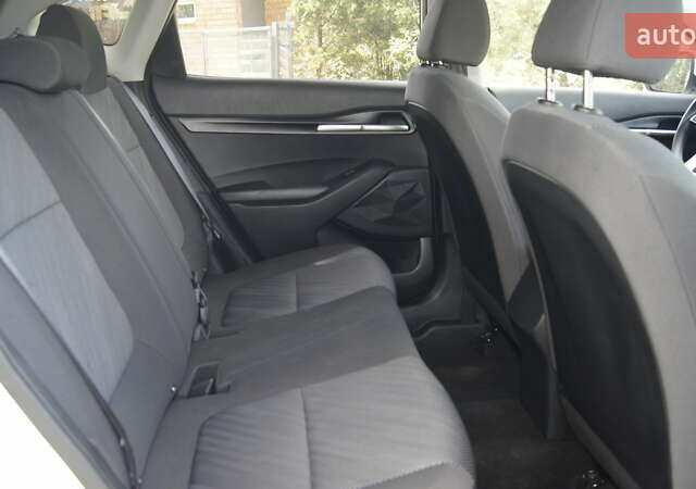 Белый Киа Seltos, объемом двигателя 1.98 л и пробегом 30 тыс. км за 17777 $, фото 30 на Automoto.ua