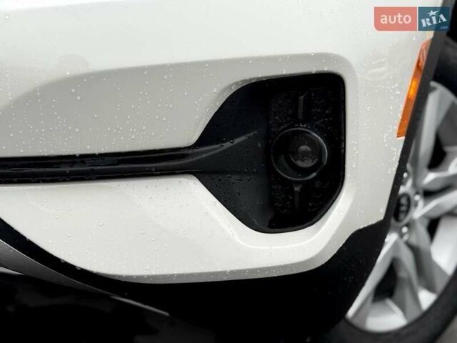 Белый Киа Seltos, объемом двигателя 2 л и пробегом 139 тыс. км за 17698 $, фото 6 на Automoto.ua