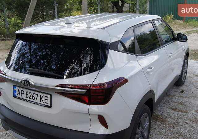 Белый Киа Seltos, объемом двигателя 1.98 л и пробегом 30 тыс. км за 17777 $, фото 13 на Automoto.ua