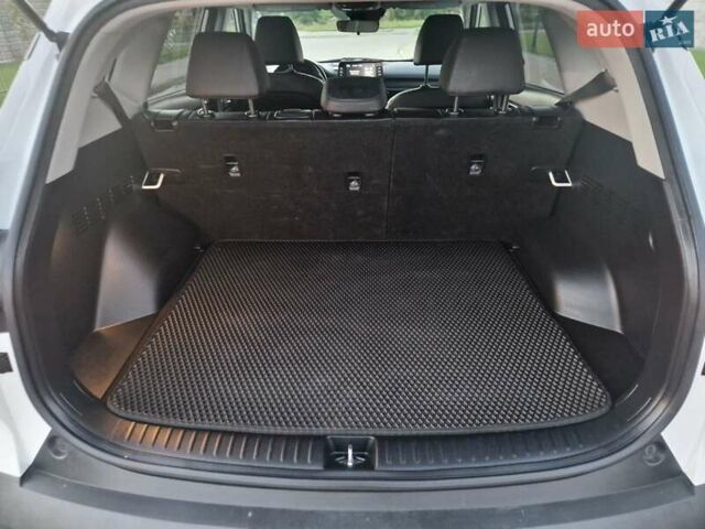 Белый Киа Seltos, объемом двигателя 2 л и пробегом 67 тыс. км за 23900 $, фото 18 на Automoto.ua