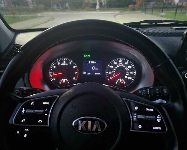 Белый Киа Seltos, объемом двигателя 2 л и пробегом 67 тыс. км за 23900 $, фото 23 на Automoto.ua