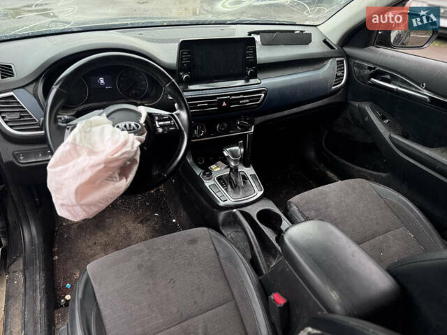 Чорний Кіа Seltos, об'ємом двигуна 2 л та пробігом 65 тис. км за 10500 $, фото 7 на Automoto.ua