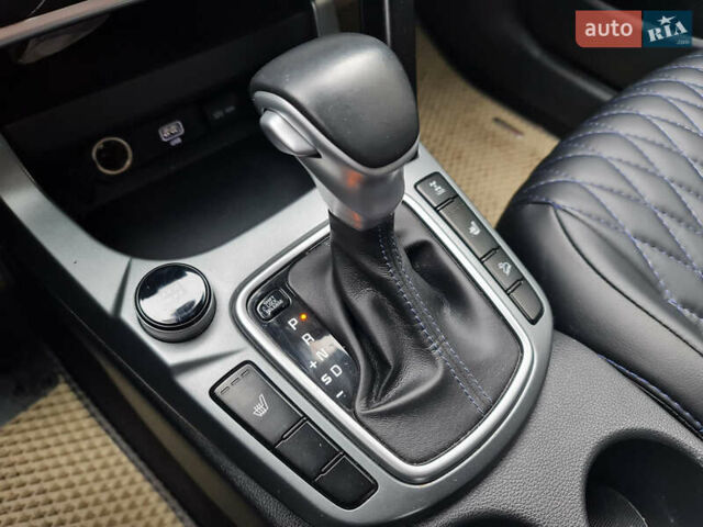 Серый Киа Seltos, объемом двигателя 2 л и пробегом 56 тыс. км за 16999 $, фото 13 на Automoto.ua