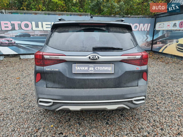 Серый Киа Seltos, объемом двигателя 2 л и пробегом 56 тыс. км за 16999 $, фото 2 на Automoto.ua