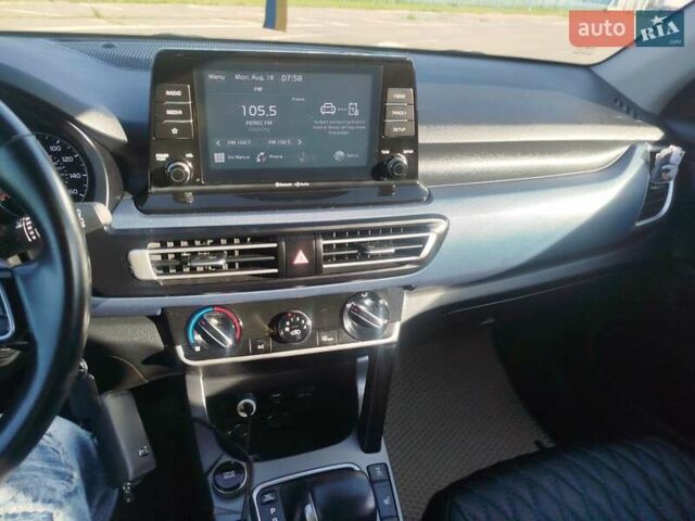 Сірий Кіа Seltos, об'ємом двигуна 2 л та пробігом 53 тис. км за 17900 $, фото 6 на Automoto.ua