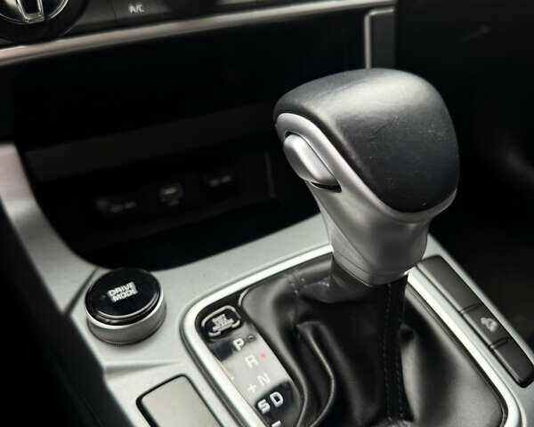 Сірий Кіа Seltos, об'ємом двигуна 1.98 л та пробігом 96 тис. км за 18499 $, фото 18 на Automoto.ua