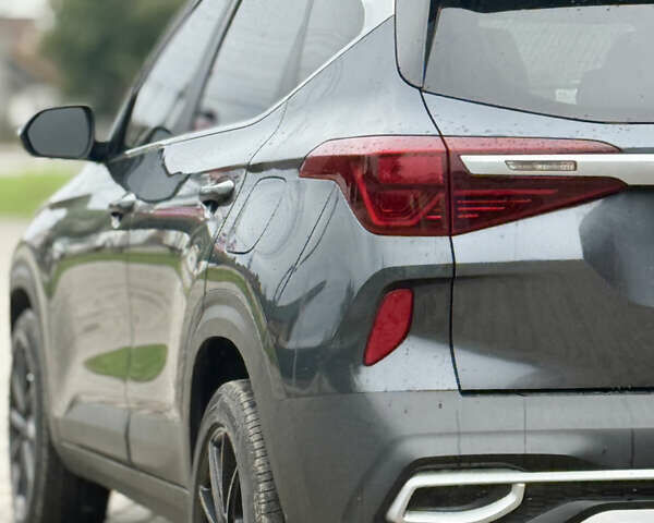 Сірий Кіа Seltos, об'ємом двигуна 1.98 л та пробігом 96 тис. км за 18499 $, фото 13 на Automoto.ua